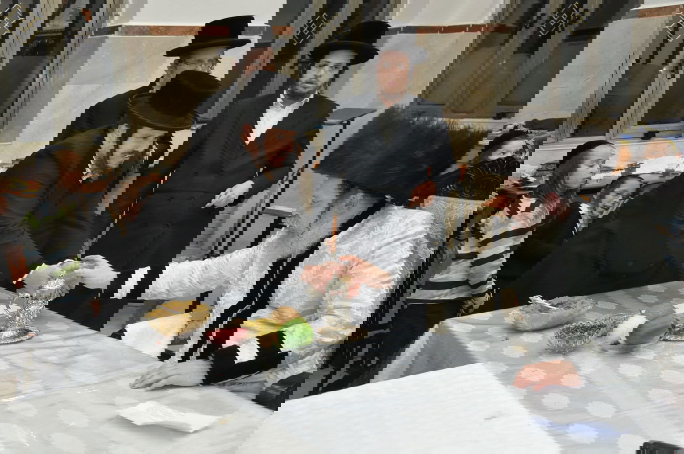 דברי תורה וחלוקת פירות: ט"ו בשבט בנדבורנה-ביתר