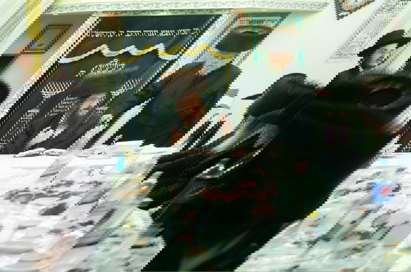 תיעוד: שבת שירה וט"ו בשבט בחסידות קאליב