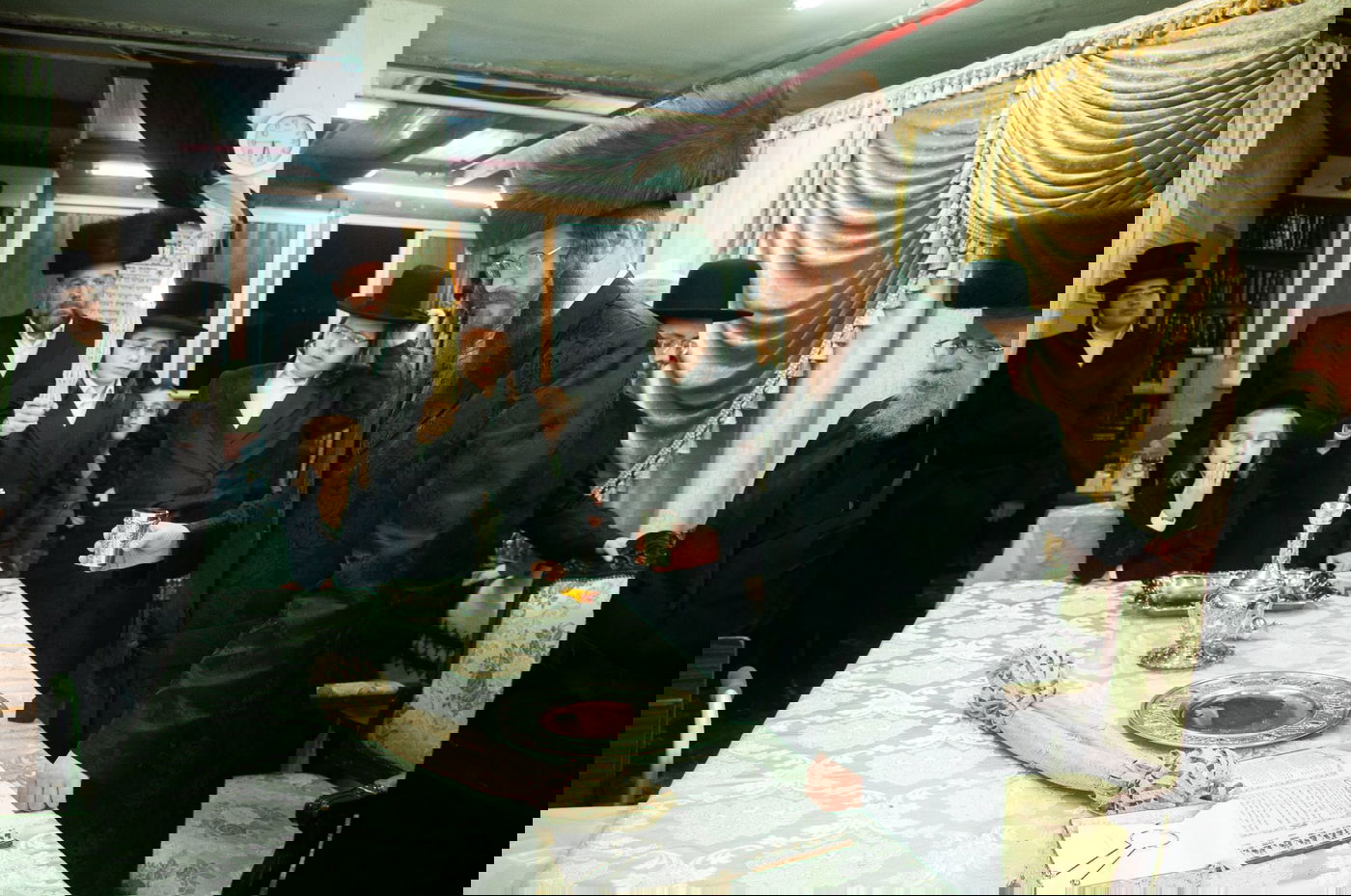 תיעוד: שבת שירה וט"ו בשבט בחסידות קאליב