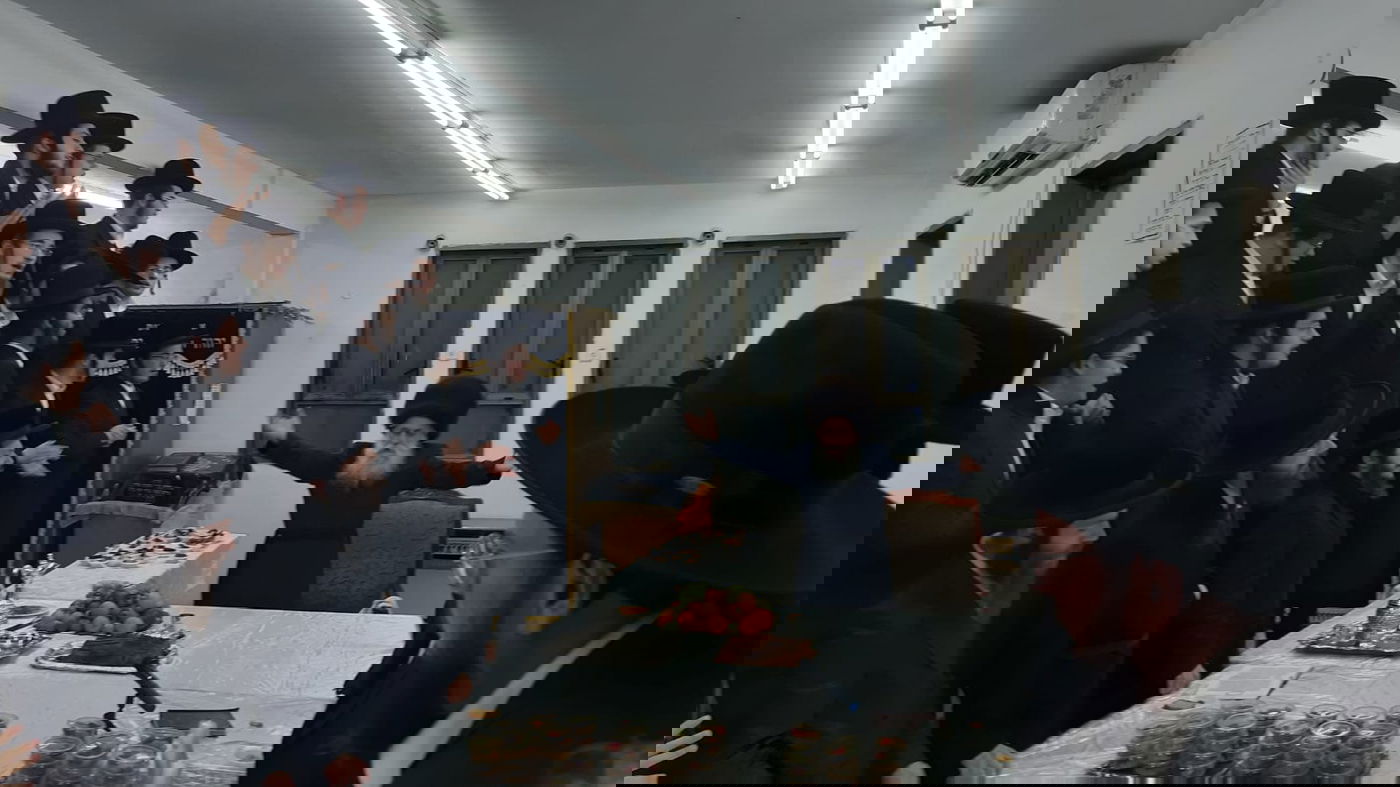 ב'ט"ו בשבט' בבוטושאן שרו ניגוני ימים נוראים