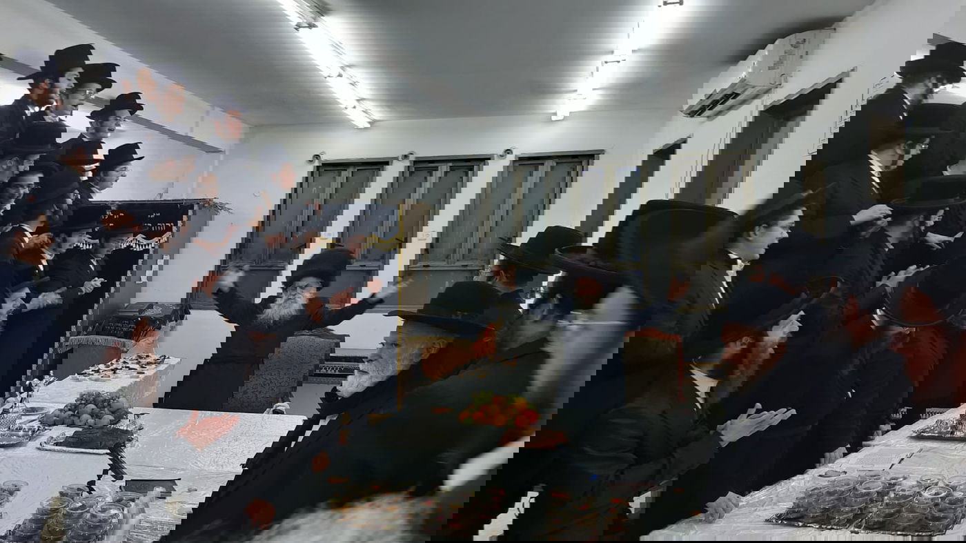 ב'ט"ו בשבט' בבוטושאן שרו ניגוני ימים נוראים