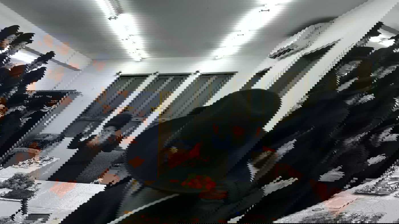 ב'ט"ו בשבט' בבוטושאן שרו ניגוני ימים נוראים