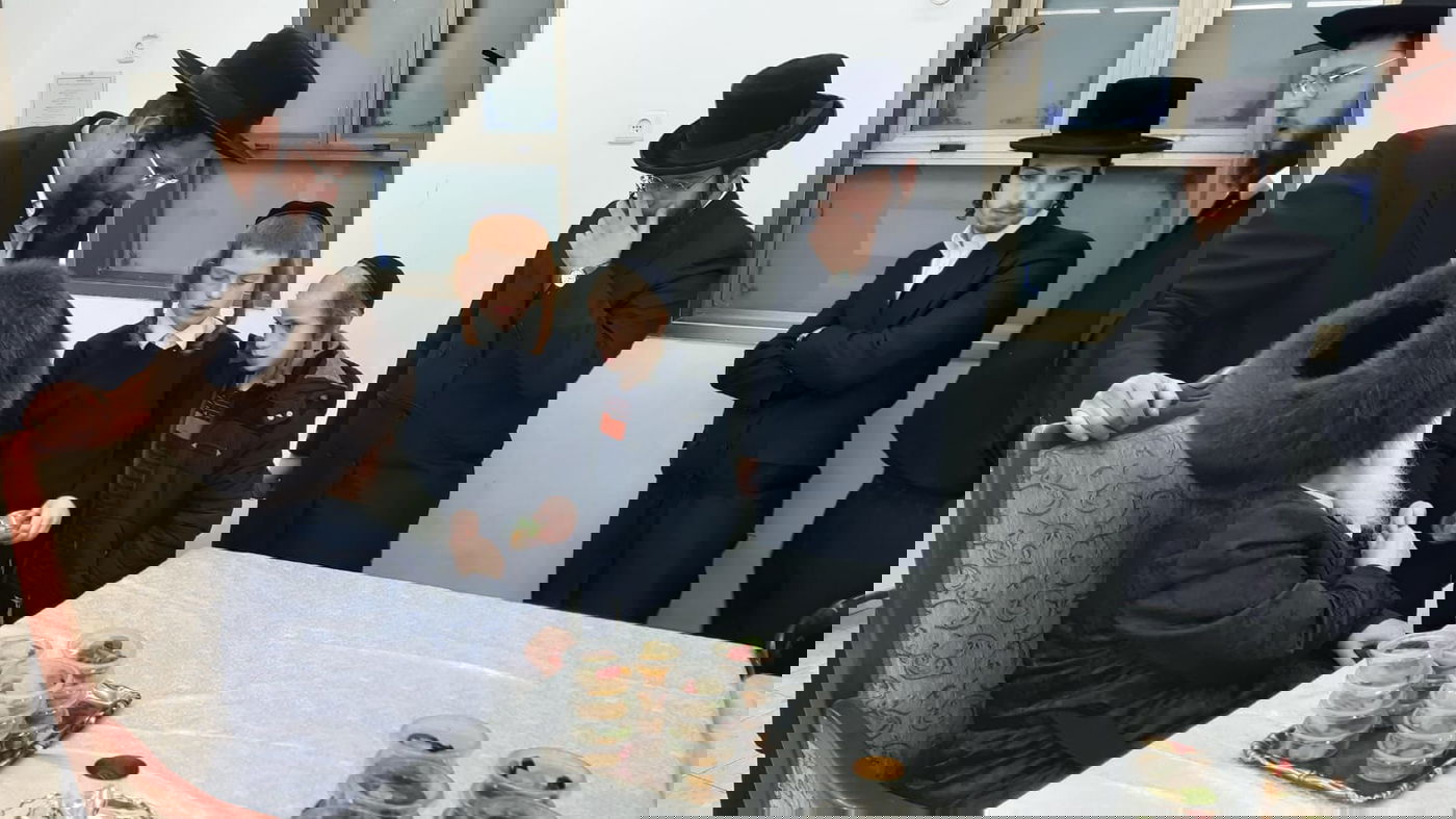 ב'ט"ו בשבט' בבוטושאן שרו ניגוני ימים נוראים