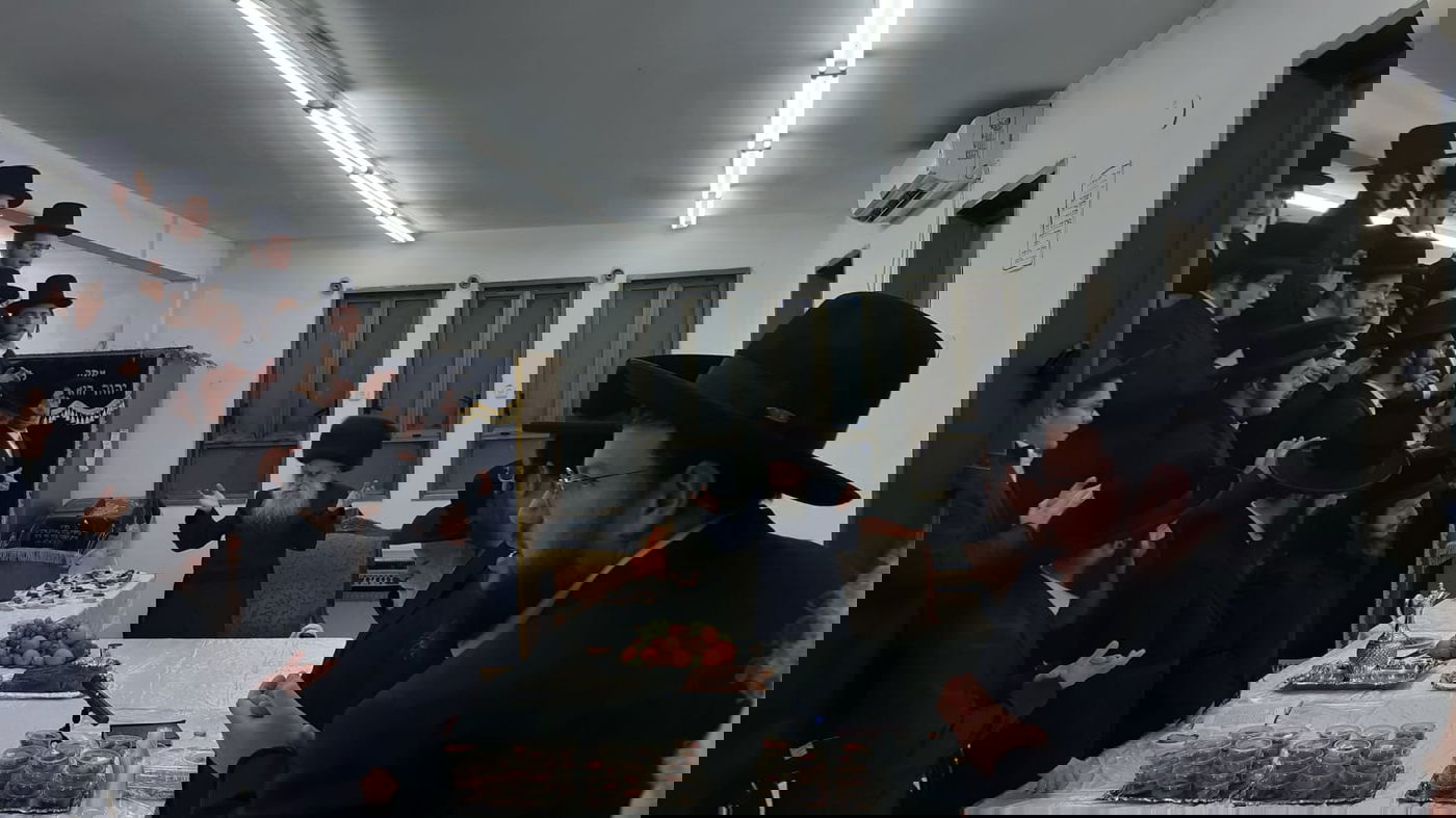 ב'ט"ו בשבט' בבוטושאן שרו ניגוני ימים נוראים