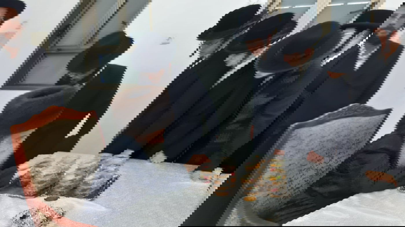 ב'ט"ו בשבט' בבוטושאן שרו ניגוני ימים נוראים