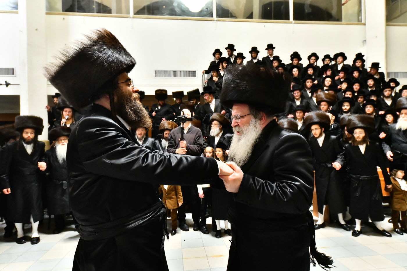 חתונת נכדת הרבי זצ"ל עם נינו של הנגיד • תיעוד