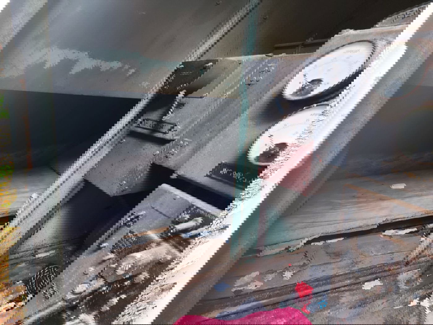 הומלס סחב מזרחון לחדר חשמל והינה 'בית'