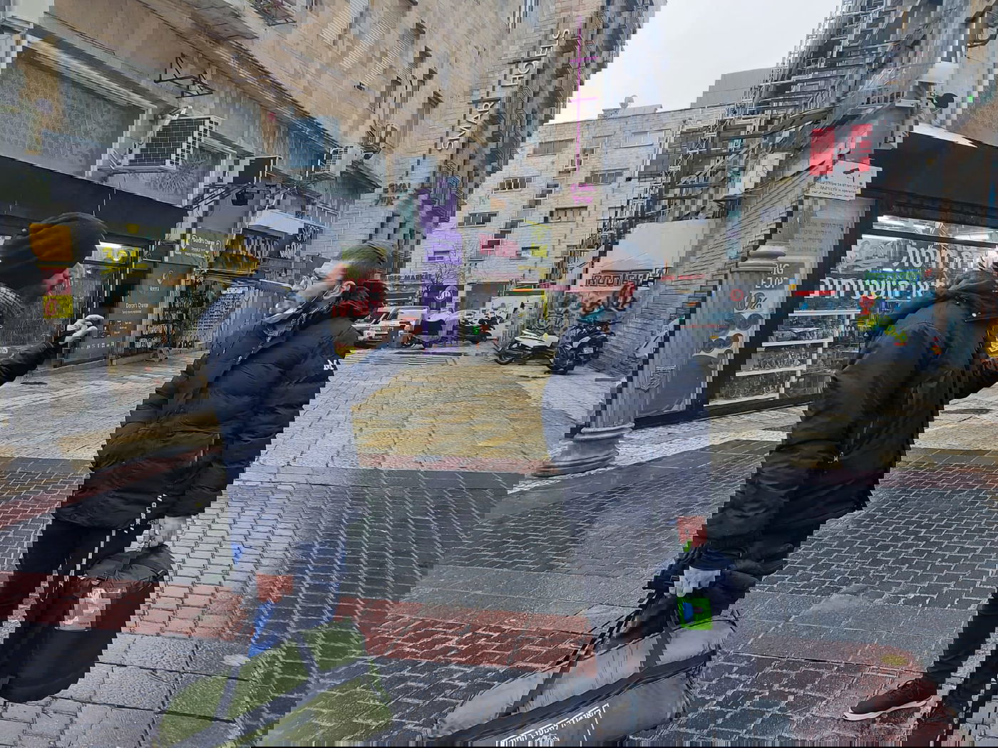 בשיחה עם ניר במהלך הסיור