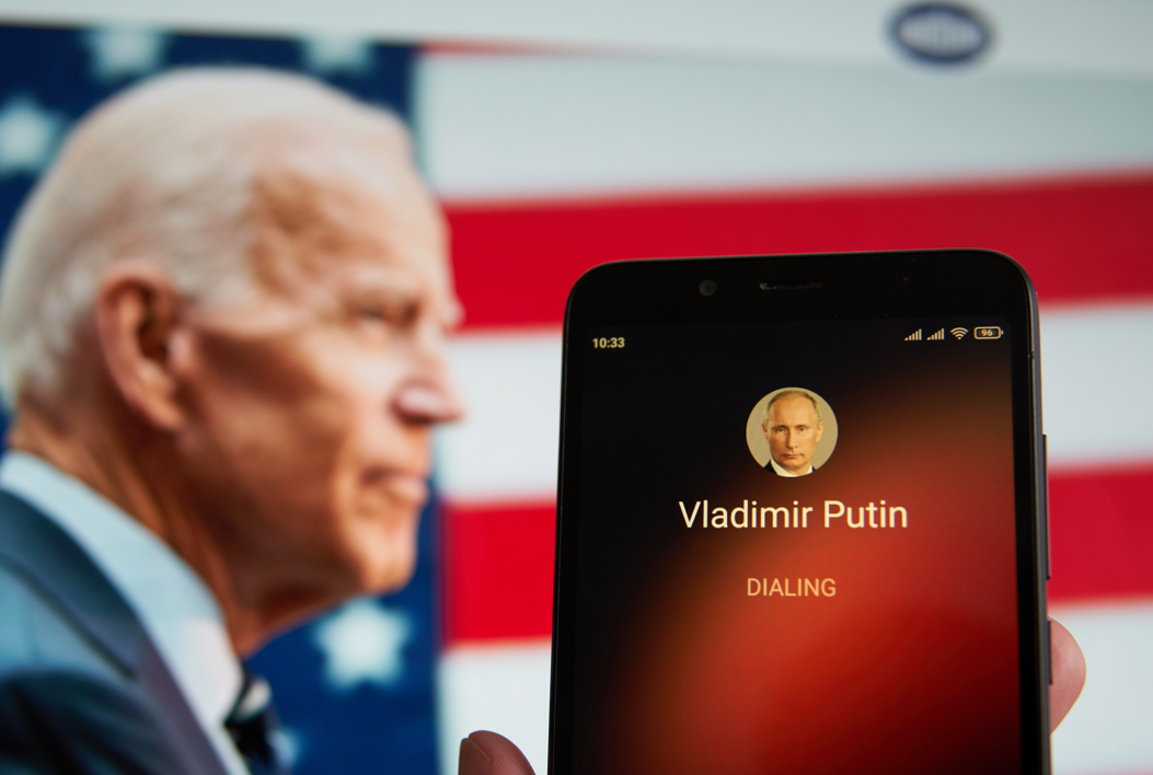 ביידן מפנה גב לבני הברית ופוטין יוצא נשכר