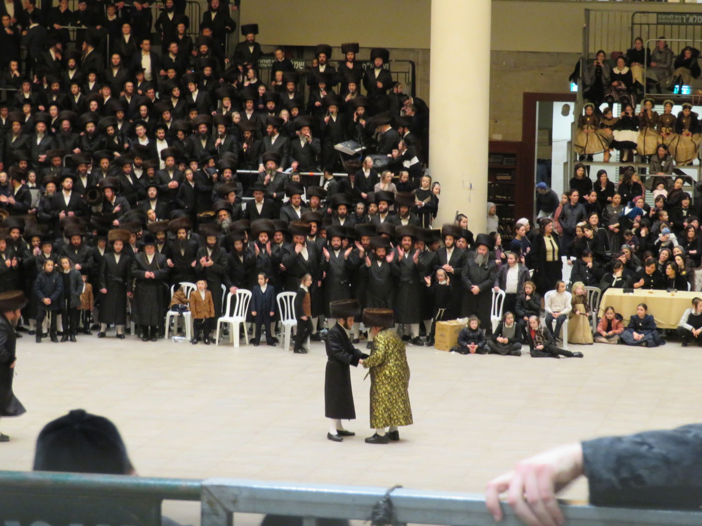 שמחת החתונה בחצרות ויז'ניץ - ביאלה ב"ב