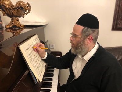 דודי קאליש הלחין, ילד הפלא ישי גרוס מבצע: קשר תפילין