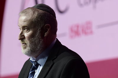 מנדלבליט הגיש תביעה נגד עמית סגל וחדשות 12 - ונדחה