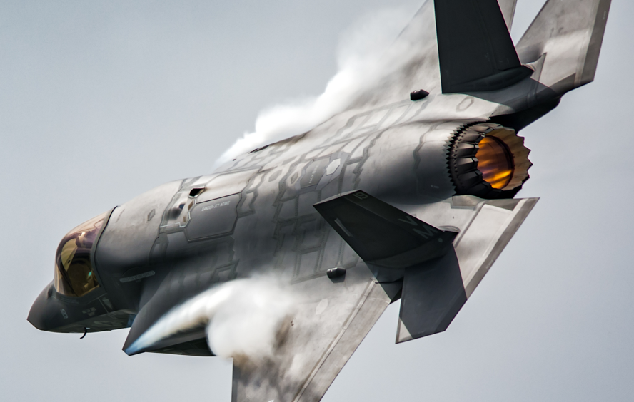 מטוס אמריקאי התרסק; סין מחפשת שברים