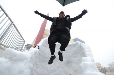 בובות באישון ליל: מראות השלג בביתר עילית