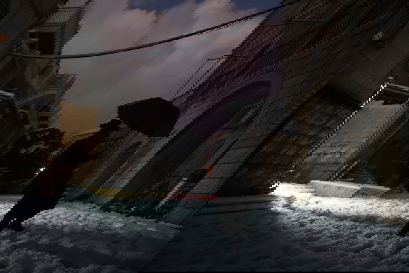 חגיגה ירושלמית • עיר הבירה נצבעה בלבן; הלימודים בוטלו