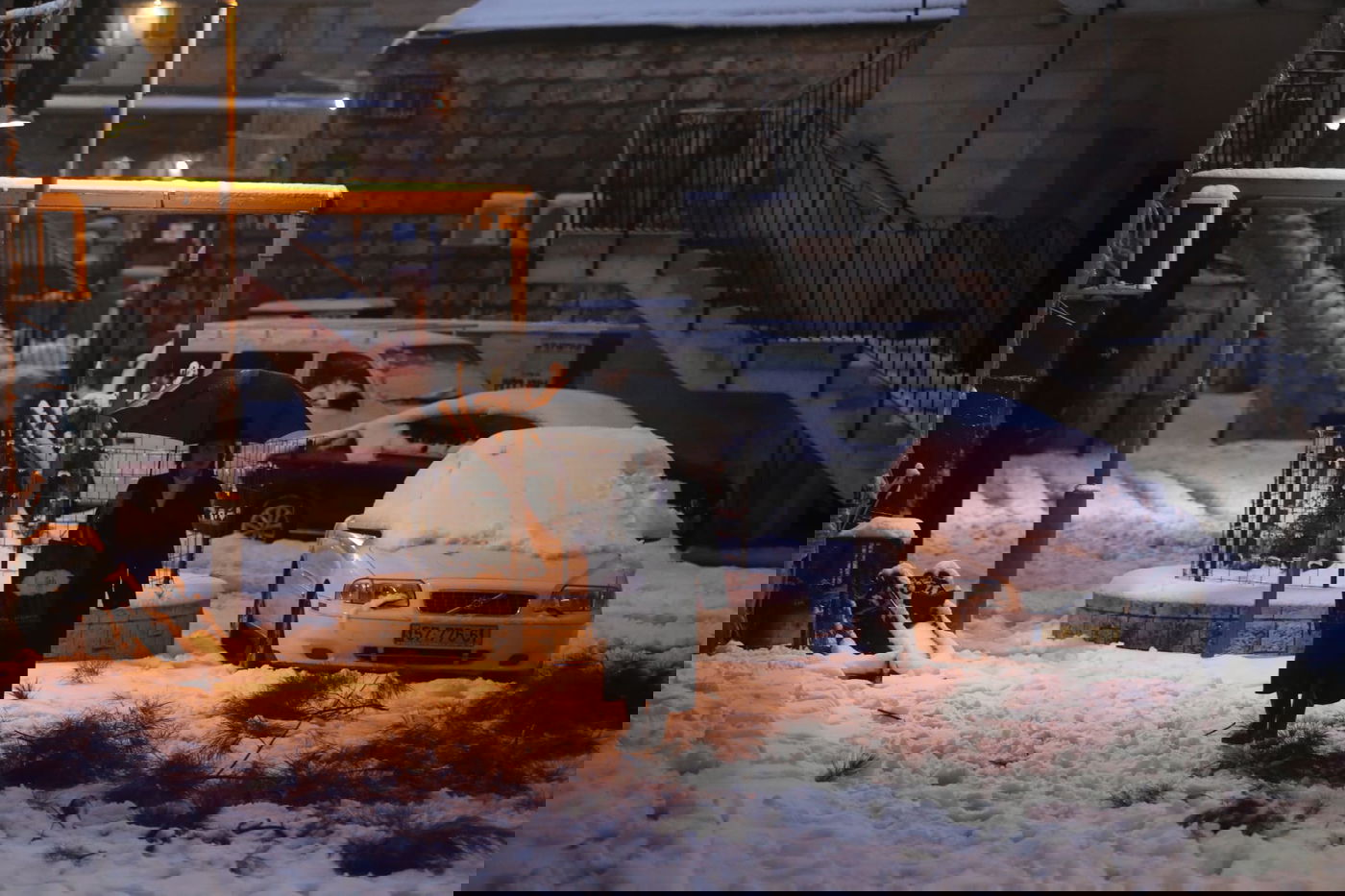 חגיגה ירושלמית • עיר הבירה נצבעה בלבן; הלימודים בוטלו