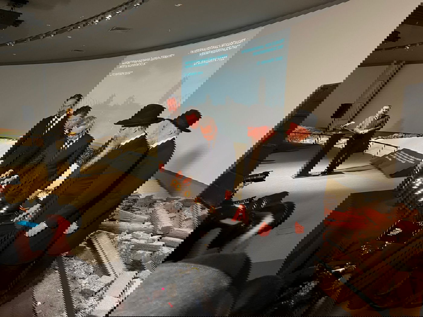 יום השואה הבינלאומי: רבה של רוסיה ב'אל מלא רחמים'