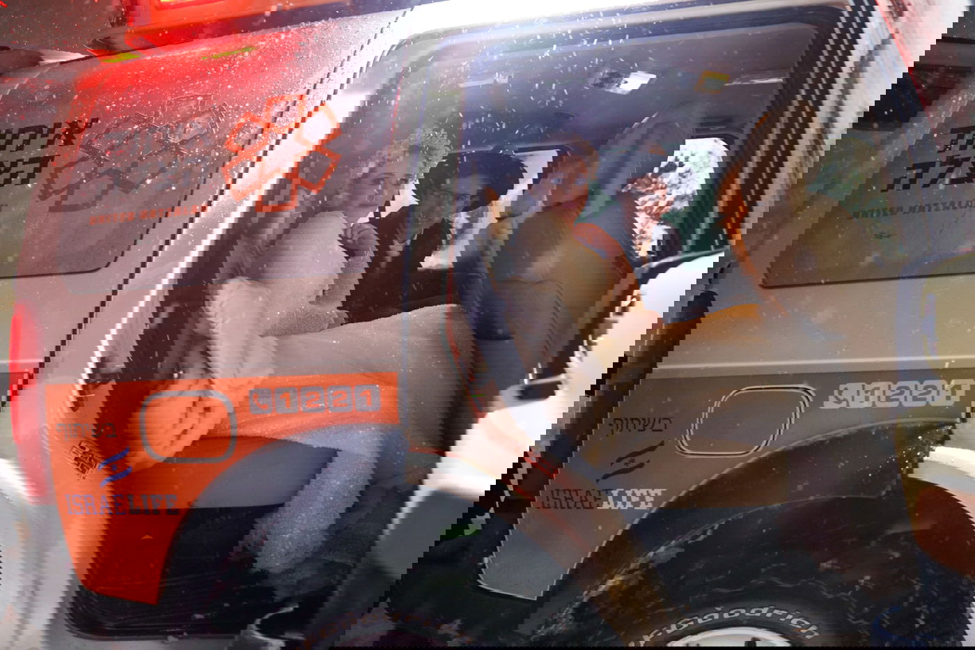 באישון לילה מושלג: כך חולצו החתן והכלה