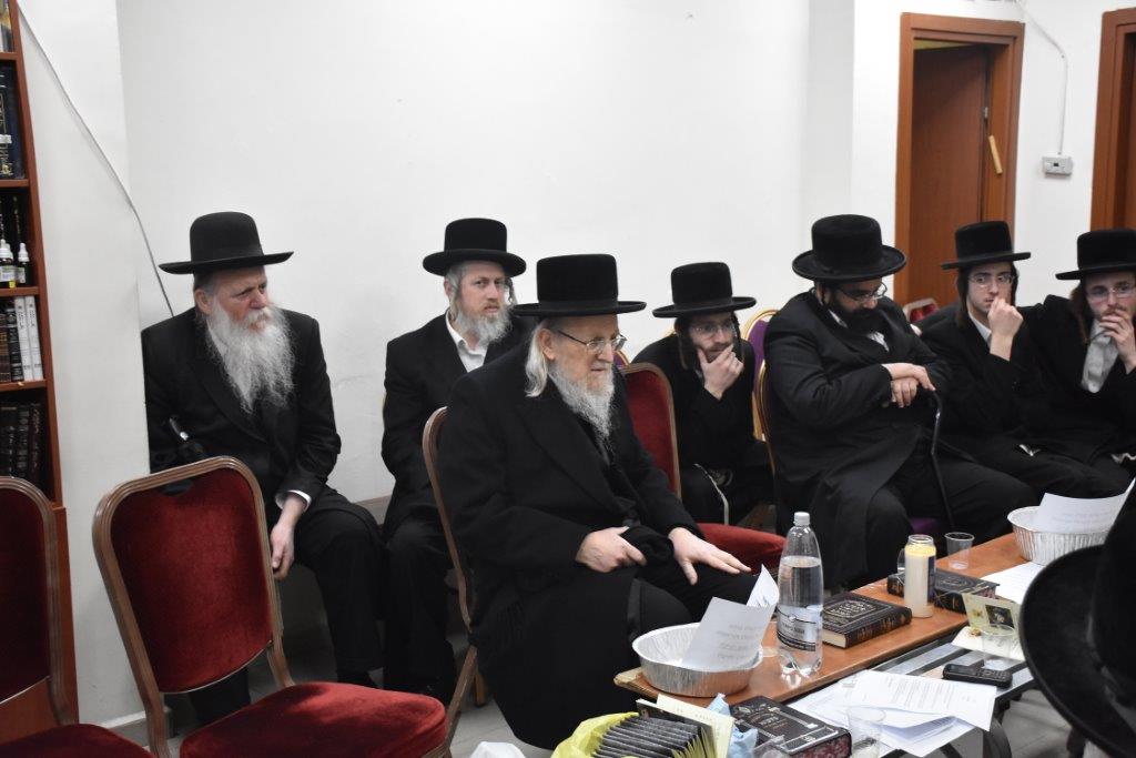 אלפים ניחמו את האדמו"ר מאשלג • תיעוד