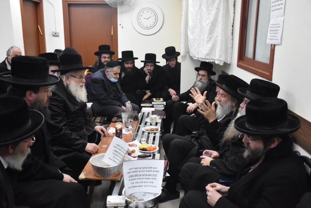 אלפים ניחמו את האדמו"ר מאשלג • תיעוד