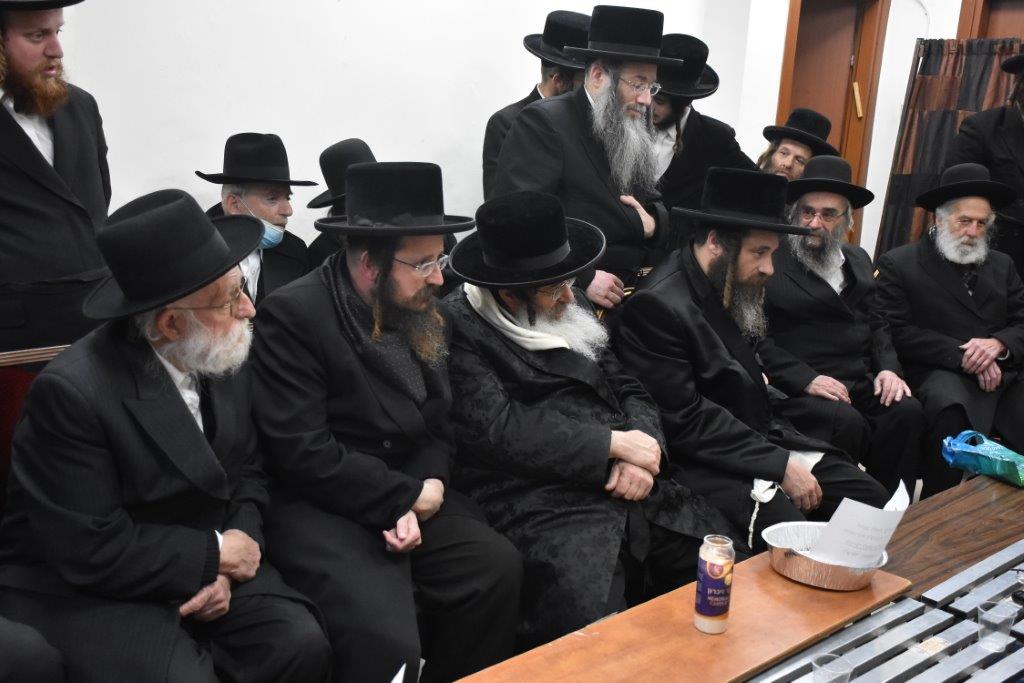 אלפים ניחמו את האדמו"ר מאשלג • תיעוד