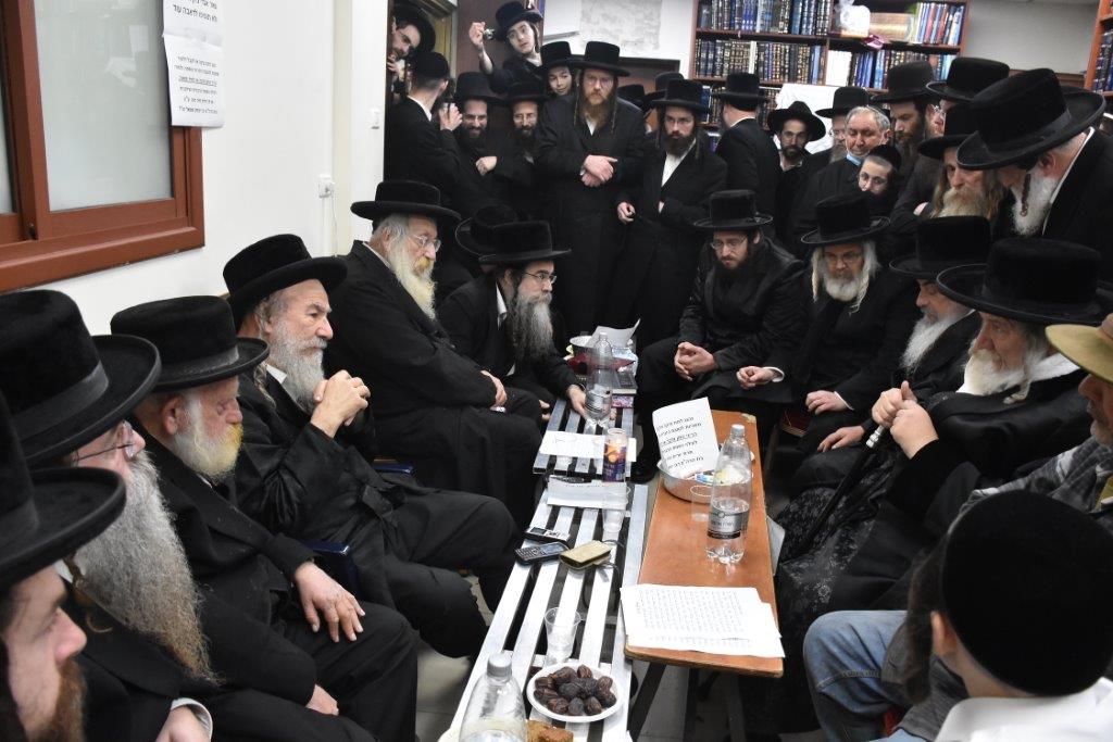 אלפים ניחמו את האדמו"ר מאשלג • תיעוד