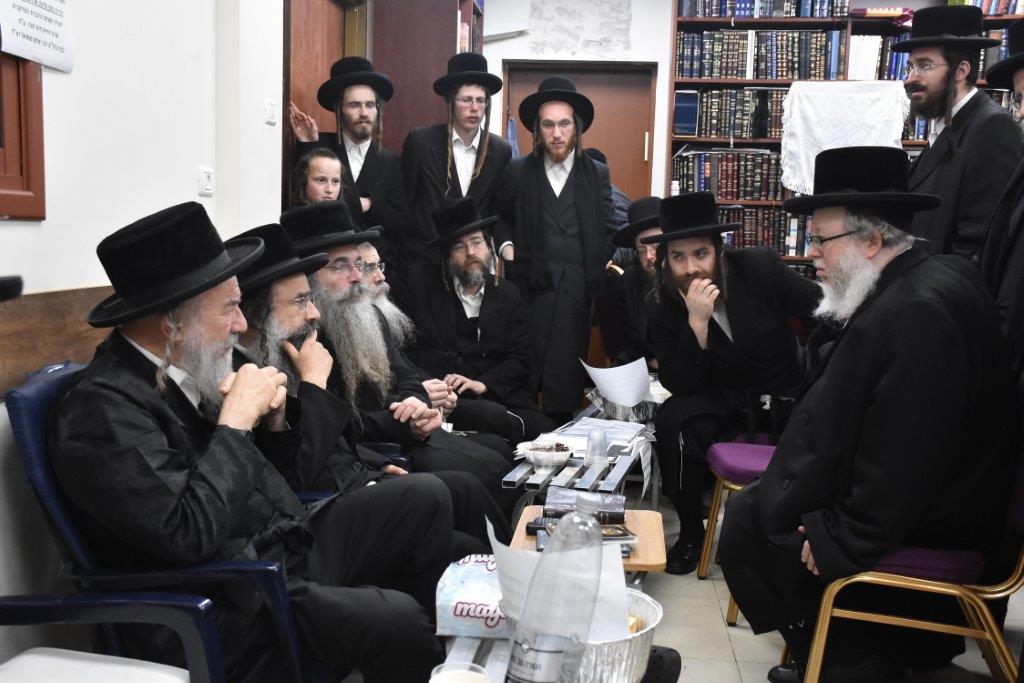 אלפים ניחמו את האדמו"ר מאשלג • תיעוד