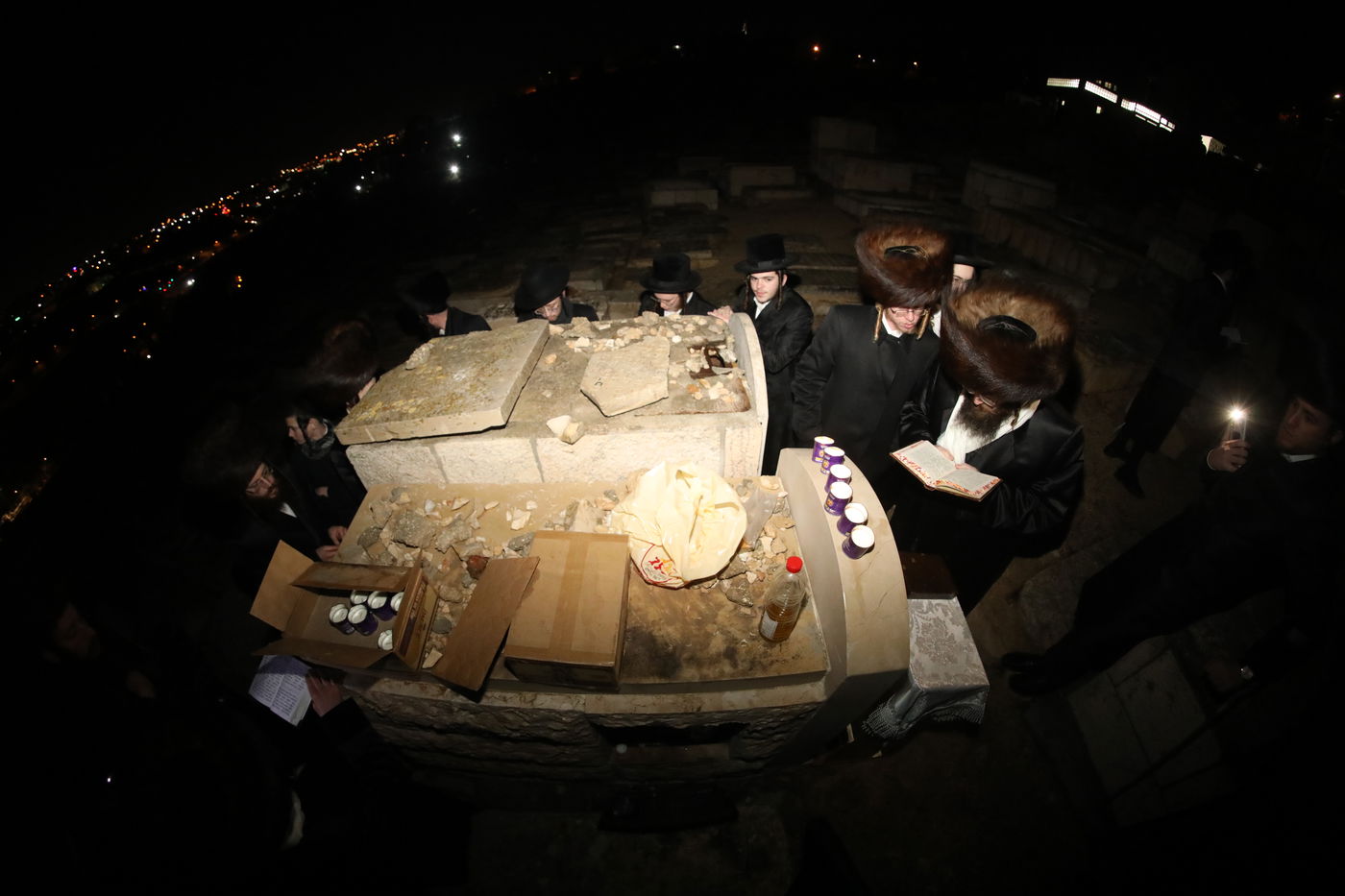 לרגל היארצייט: הרבי מזוטשקא עלה לקבר אביו