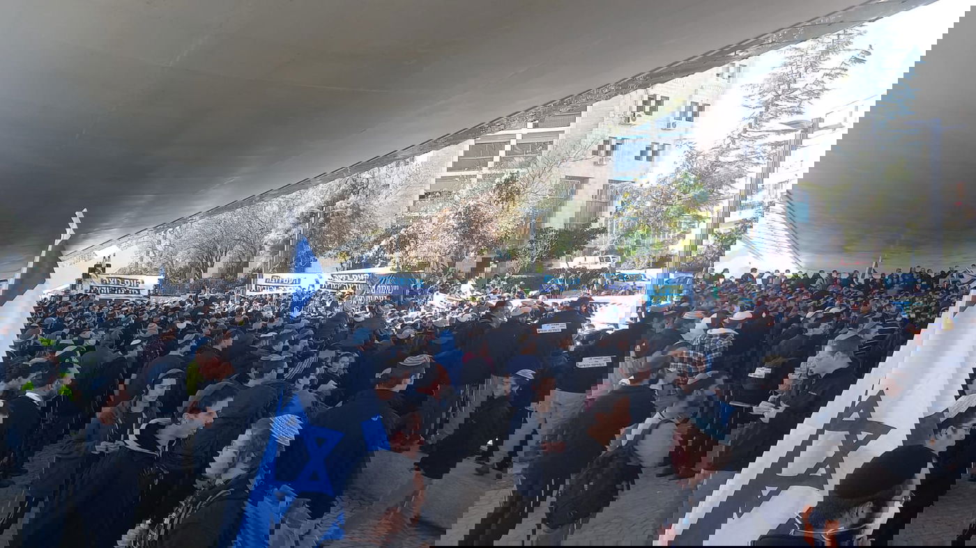 ילדים ובני ישיבות צעדו לכנסת במחאה נגד רפורמות כהנא • צפו