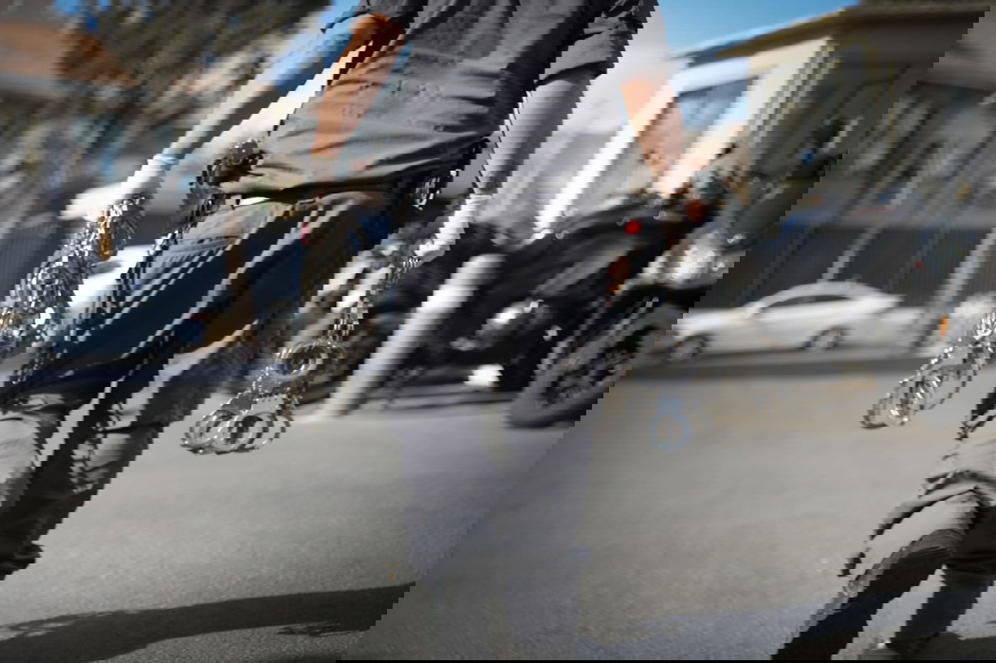 סרבן גט נעצר בכוח לאחר שנשך את שוטרים