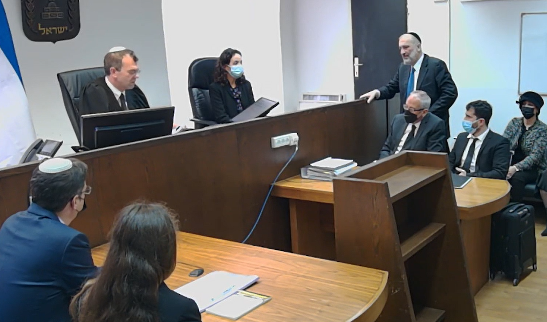 דרעי בעת הקראת גזר הדין