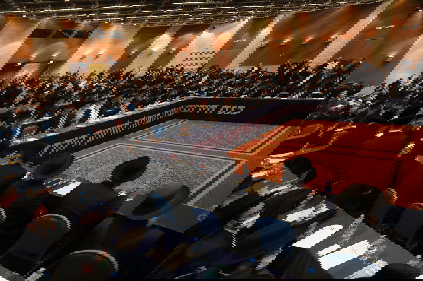 הרבנים בכנס חירום נגד הרפורמות בדת; 'אל תגעו במשיחי'