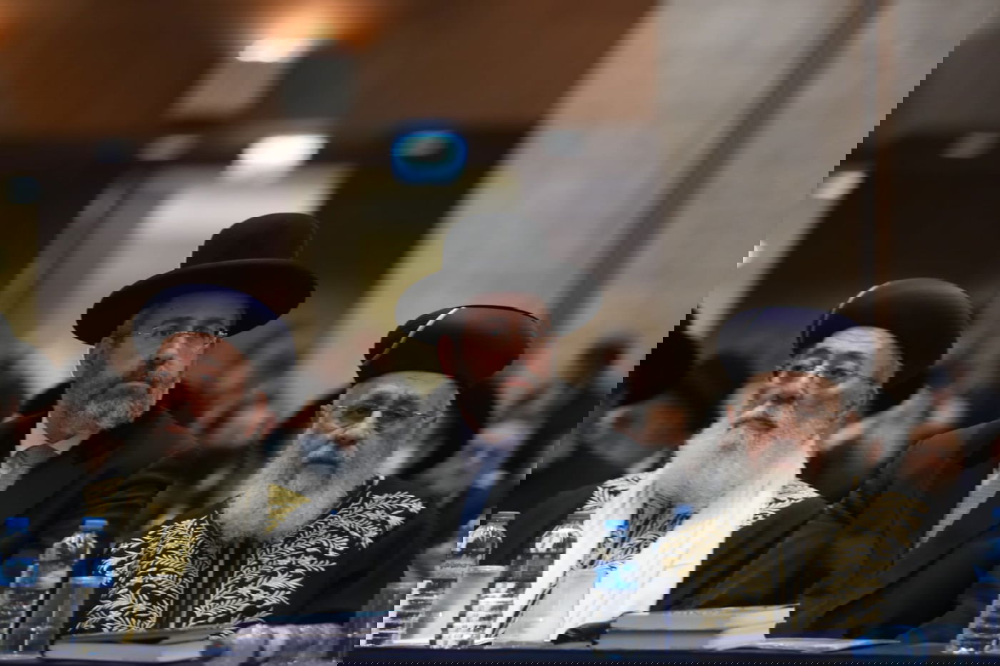 הרבנים בכנס חירום נגד הרפורמות בדת; 'אל תגעו במשיחי'