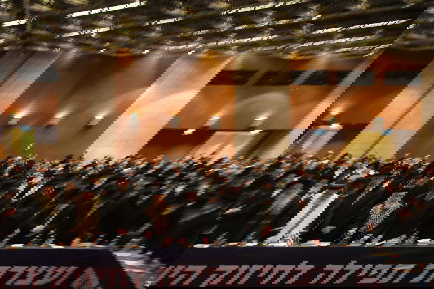 הרבנים בכנס חירום נגד הרפורמות בדת; 'אל תגעו במשיחי'