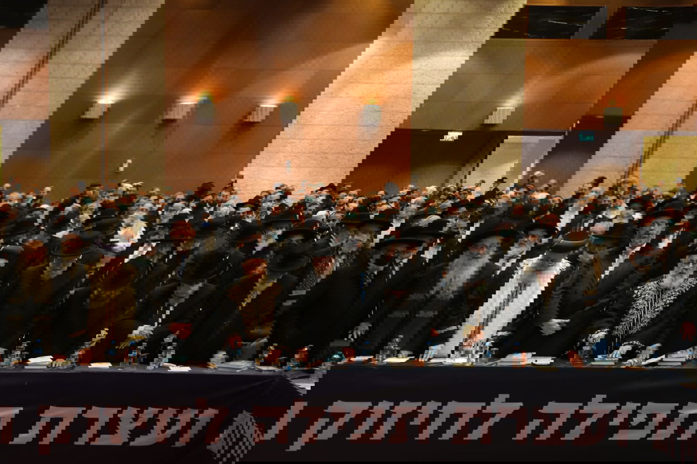 הרבנים בכנס חירום נגד הרפורמות בדת; 'אל תגעו במשיחי'