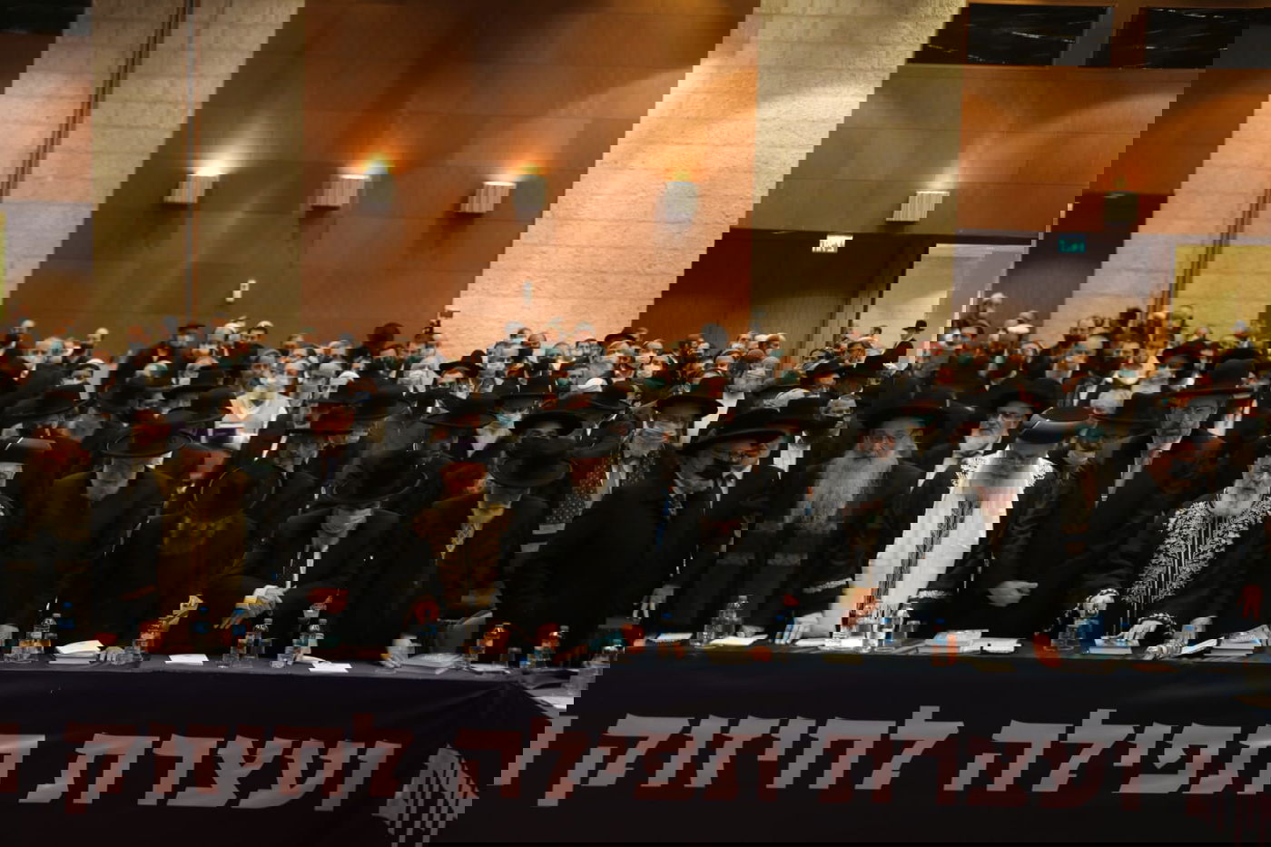 הרבנים בכנס חירום נגד הרפורמות בדת; 'אל תגעו במשיחי'