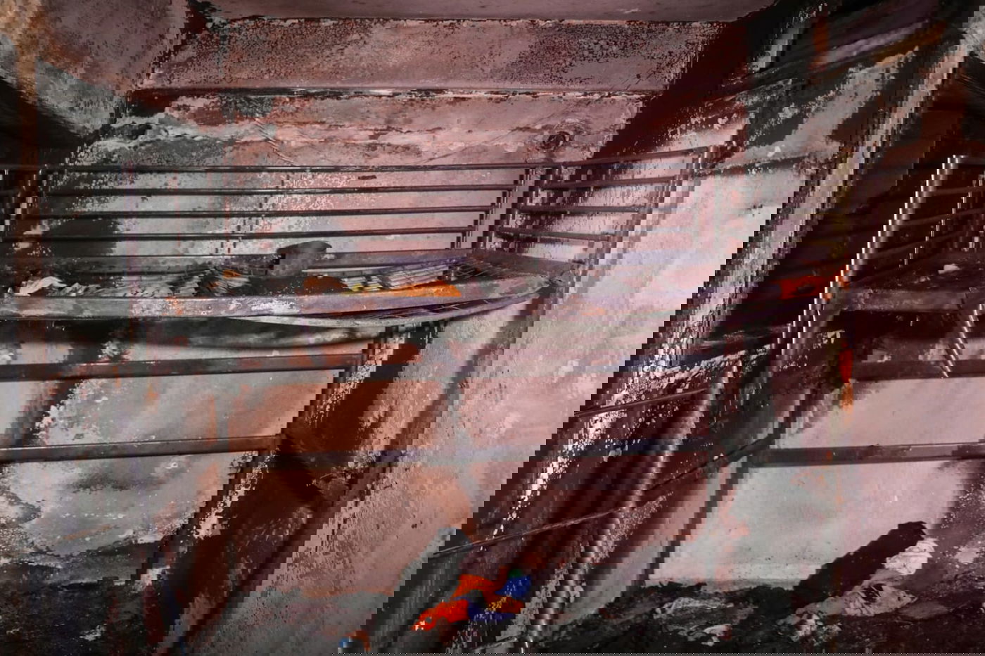 מיטת הקומותיים עליה ישן אליהו