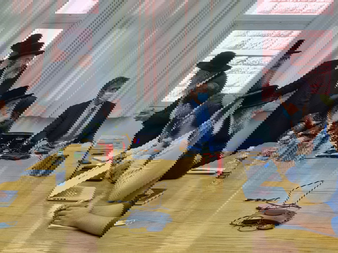 פגישת הרבנים בלשכת הנדל