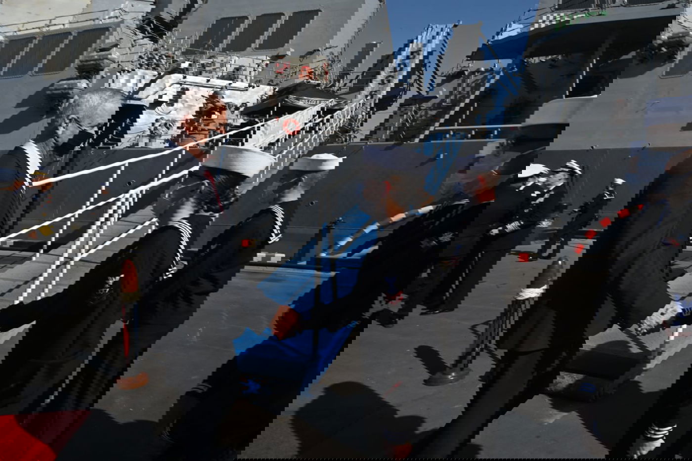 גנץ ביקר במפקדת הצי החמישי של ארה"ב