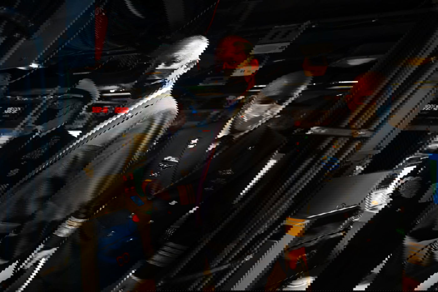 גנץ ביקר במפקדת הצי החמישי של ארה"ב