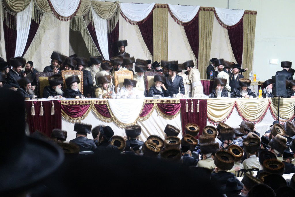 מאות בשמחת החתונה לנכד האדמו"ר מתוא"י