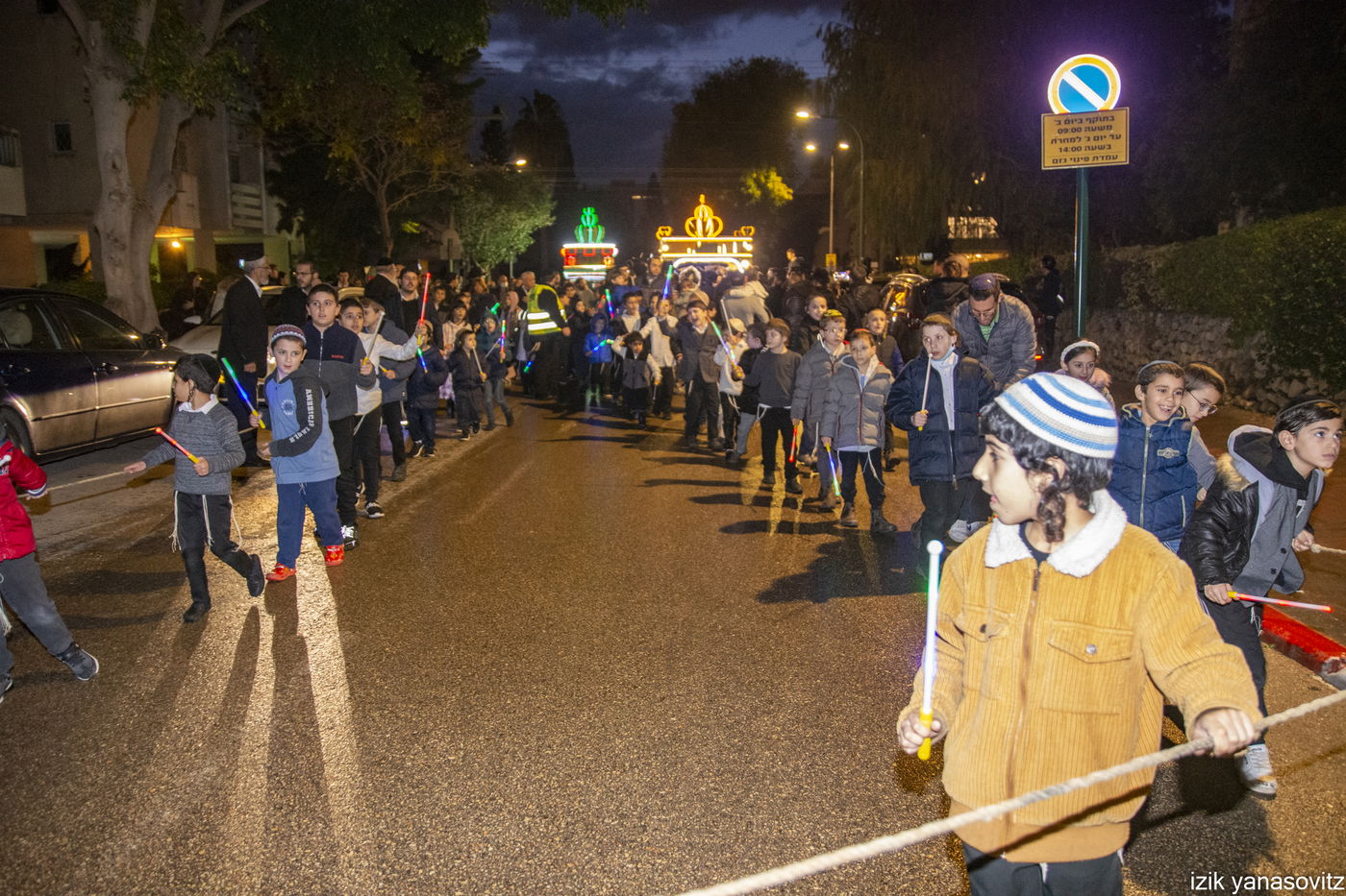ברעננה הכניסו ספר תורה חדש לזכרו של האדמו"ר מקליוולנד