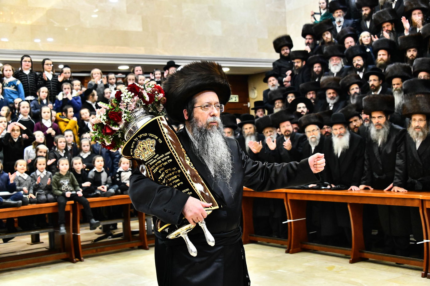 שנה לפטירת גאב"ד 'שבט הלוי': הוכנס ספר תורה