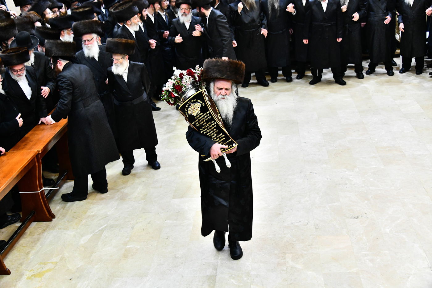 שנה לפטירת גאב"ד 'שבט הלוי': הוכנס ספר תורה