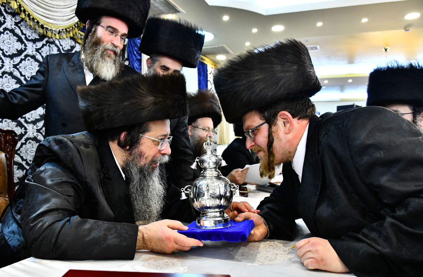 שנה לפטירת גאב"ד 'שבט הלוי': הוכנס ספר תורה