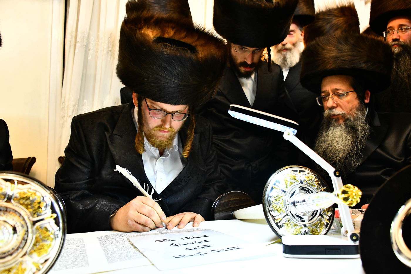 שנה לפטירת גאב"ד 'שבט הלוי': הוכנס ספר תורה