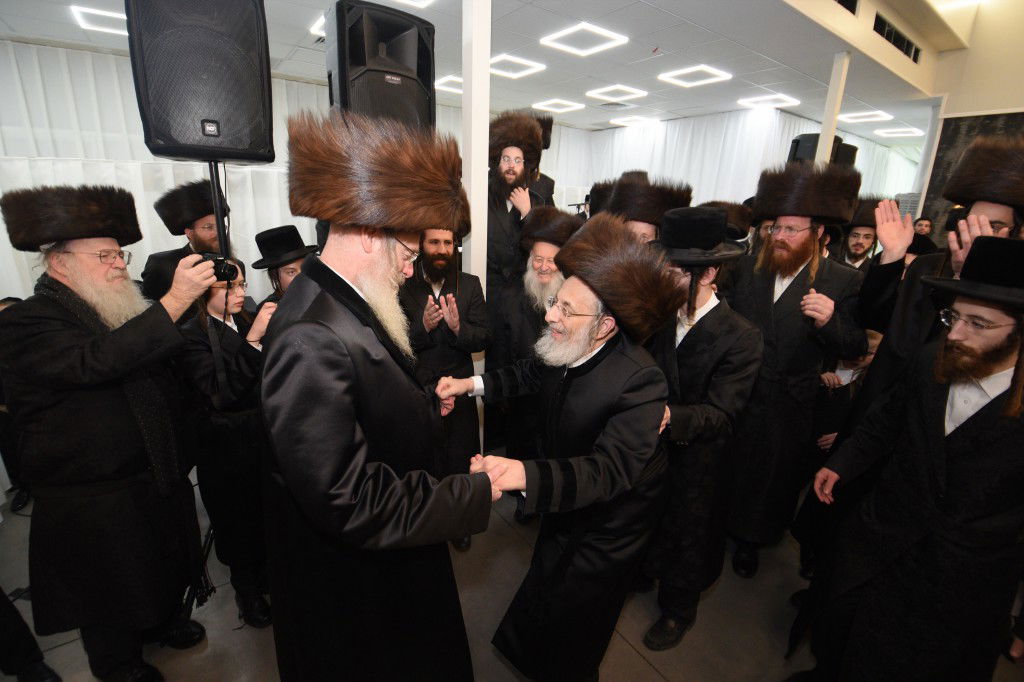 תיעוד: חתונה לנכד האדמו"ר מהארנסטייפל