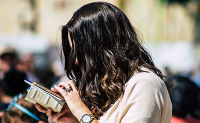 האישה החרדית - אז והיום / תחיה בן צור