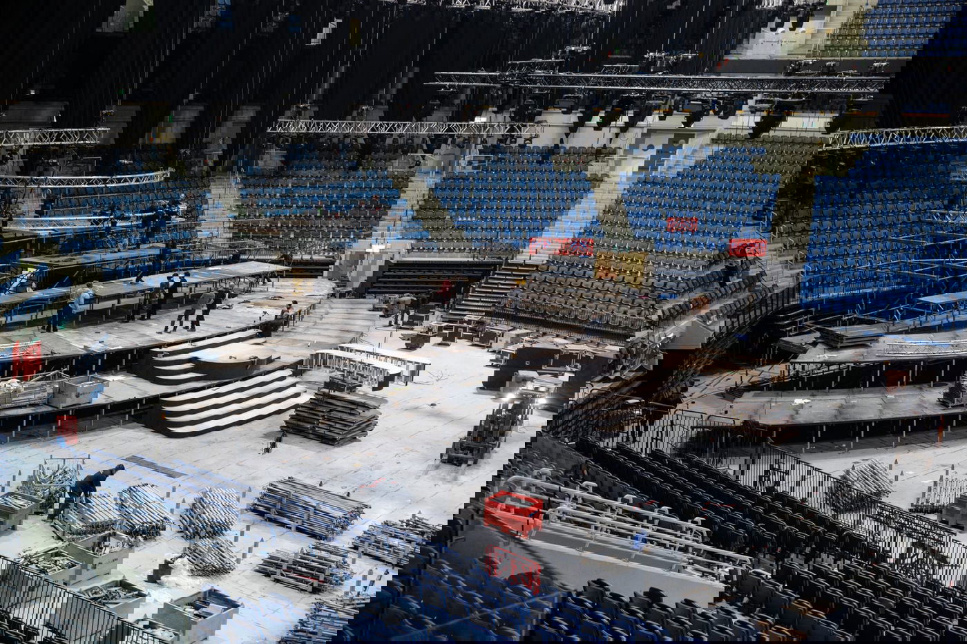 צפו בגלריה: ה'ארנה' מתכוננת לסיומי הענק