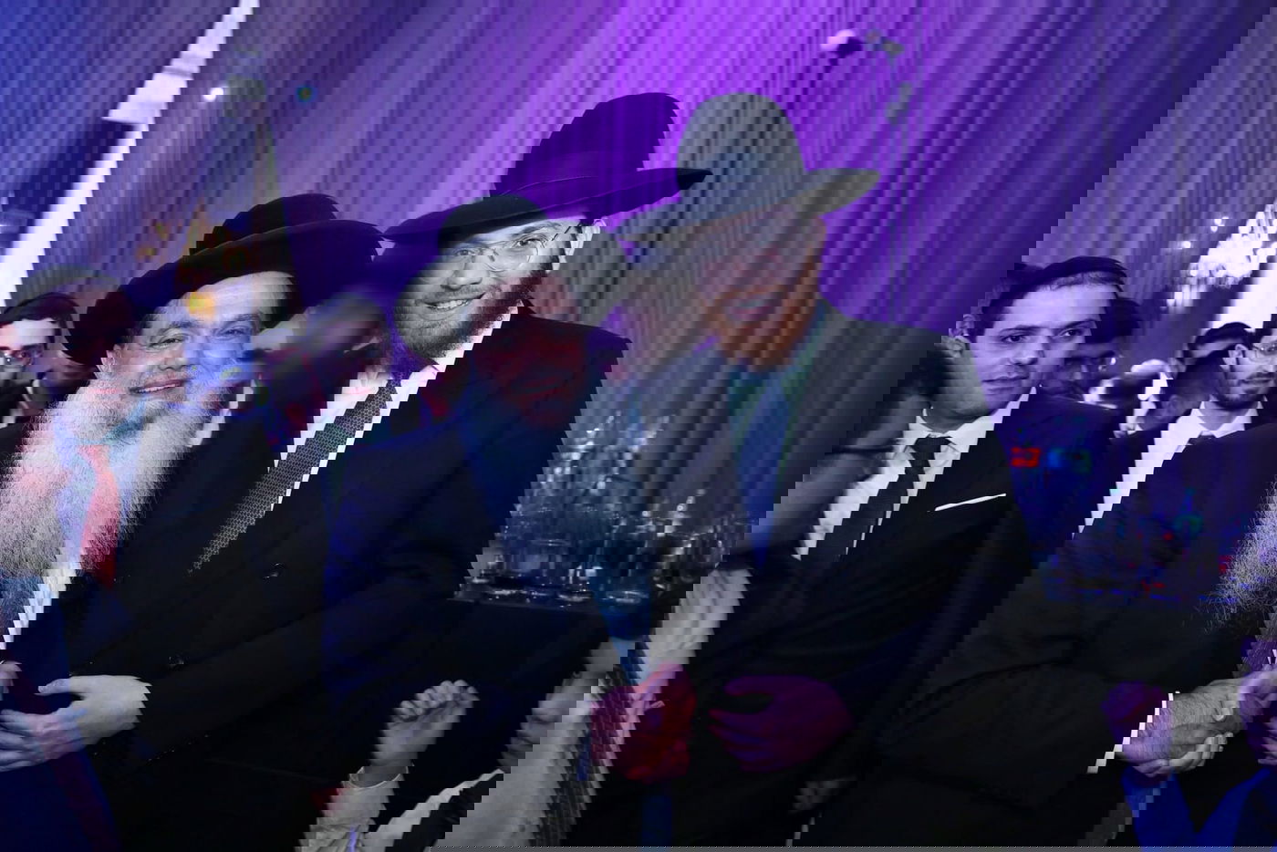 מזכה הרבים הרב יגאל כהן  חיתן את בתו הבכורה • תיעוד